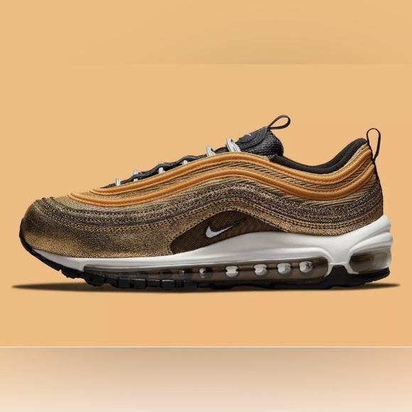 Nike Air Max 97 Sneakers Womens 7 Golden Gals Metallic  New Shoes DO5881-700‎ - Picture 1 of 15
